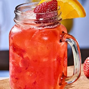 STRAWBERRY LEMONADE SPRITZER